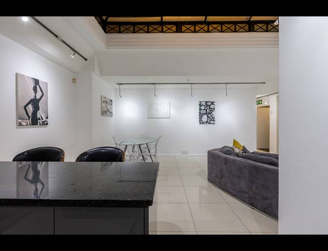 1 BEDROOM APARTMENT FOR SALE IN CAPE TOWN CITY CENTRE